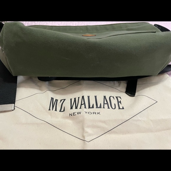 MZ Wallace EUC Loden Green Canvas Messenger/Laptop Bicycle Bag-Unisex -Well Made - Picture 11 of 15